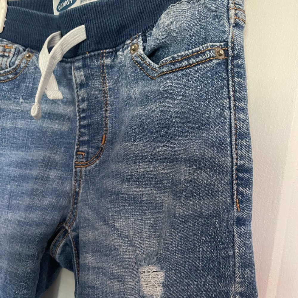 OLD NAVY SHORTS - Picture 7 of 9